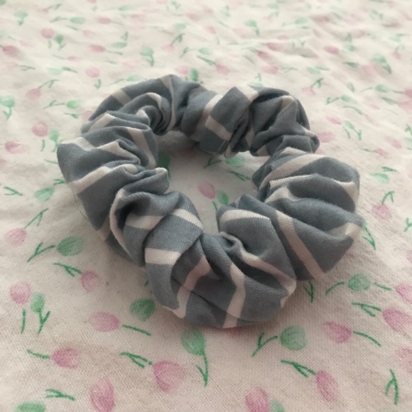 Cotton Jersey Scrunchie Hair Tie Stripe Blue White Regular Size 3 Inch - Picture 2 of 2